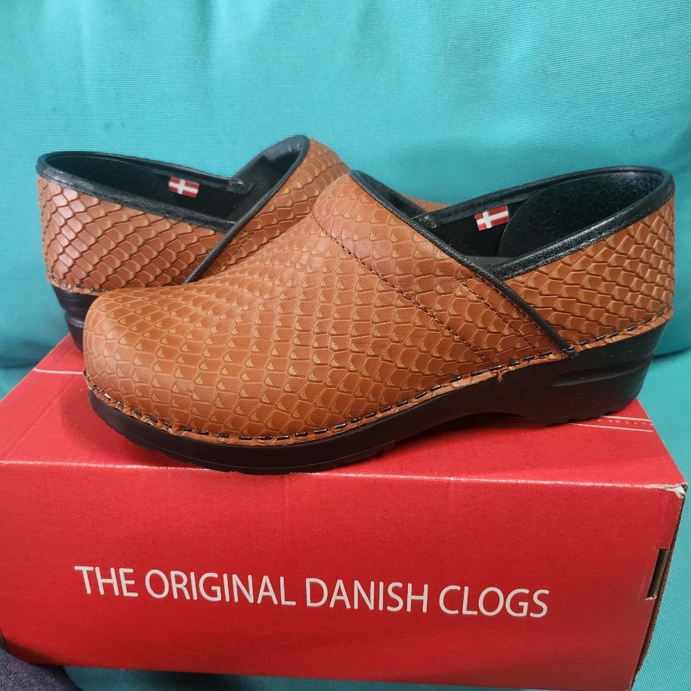 Sanita- Original Danish Clogs size EU38 /US 7-7.5